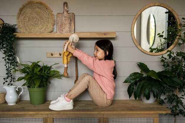 Как сделать настенное панно из деревянных реек и ткани за один вечер