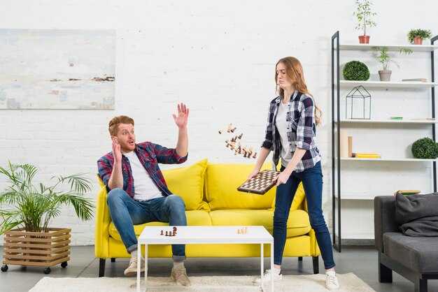 Какие материалы и обивка подойдут при наличии детей и домашних животных